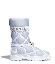 Shoes Fashion Chanel In 2020 Fashion Shoes Boots Chanel Shoes