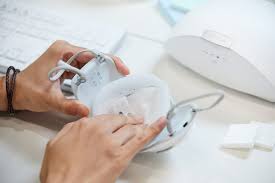 Lg puricare wearable air purifier resolves the dilemma of homemade masks being of inconsistent quality and the puricare wearable air purifier employs two h13 hepa filters, similar to the filters. Review Lg S Wearable Air Purifier Is Mask 2 0 Esquire Middle East