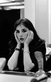 Voir cette épingle et d'autres images dans isabelle adjani par tirobiyen trö bro. Pin On The Divine Feminine