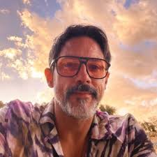 Judy Levy (@letthemeatcandy)