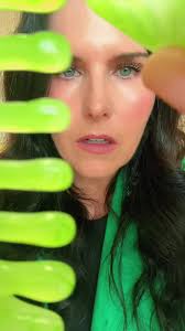 Jade Combing for Energy Balance and Relaxation