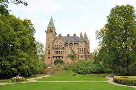 Stjärnorna på slottet (2010 & 2011) spelades in på thorskogs slott i lilla edet, bohuslän. Stjarnorna Pa Slottet Omdomen Teleborg Castle Tripadvisor