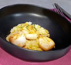 Coquilles Saint Jacques Roties Au Beurre 1 2 Sel Et Poireaux Et Si C Etait Bon Coquille Saint Jacques Saint Jacques Alimentation