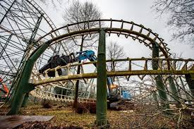 Im anschluss gibt es immer ein kleines review. Freizeitpark Efteling Renoviert Ikone Demontage Der Python Achterbahn Gestartet Freizeitparkinfos Freizeitparkinfos