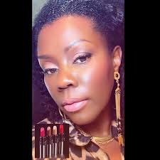 La Reine Cynthia-ը նոր լուսանկար է...