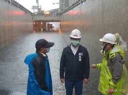 北北基淹水一級警戒!他見南港「2個世界」驚呆：可划船了 | 生活 | 三立新聞網 setn.com ※ 本網頁已閒置超過5分鐘，請點擊右上關閉鈕，即可關閉。. é‹'é¢æ»¯ç•™å¼·çŒé«˜å±æ°´åˆ©ç½²ç™¼å¸ƒä¸€ äºŒç´šæ·¹æ°´è­¦æˆ' æ–°èž Rti ä¸­å¤®å»£æ'­é›»è‡º