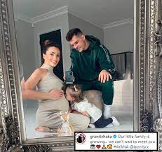 Savunmada gorev yapan agabeyi (1 yas buyuk) taulant xhaka ile birlikte fc basel'de oynuyor. Seine Frau Gab Bekannt Dass Sie Wieder Eltern Werden Wurden Granit Xhaka Gibt Die Erklarung Ab