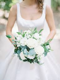 This brides' bouquet is the perfect option if you have chosen a classic elegant theme for your wedding. Classic Wedding Bouquet Idea Elegant White Greenery Bouquet With Roses Eucalyptus Beautiful Bride Event Wedding Classic Wedding Romantic Garden Wedding
