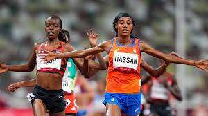 Beating the heat, a loaded field and his own inexperience, dawid tomala battled his way to a surprise victory in the 50km race walk in sapporo on friday to secure the fourth athletics gold medal for poland at these olympic games. World Champion Sifan Hassan Falls Gets Up And Wins 1 500 Heat News Logic
