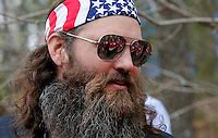 Duck Dynasty: Willie Roberts vists ALS Patient