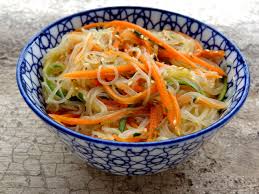 Salade Fraiche Aux Vermicelles De Riz Recettes Vegetales Recette Vermicelle De Riz Cuisine Asiatique Salade Fraiche