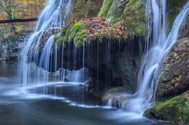 Cascada bigar, desemnata de publicatia online the world geography din sua drept cea mai spectaculoasa cascada din lume, ascunde si legende ce te vor face sa vibrezi, si pe. Cascada BigÄƒr Din Banat Cea Mai FrumoasÄƒ Din Lume AratÄƒ Spectaculos Iarna Foto Stiri Non Stop Pentru Timisorenii De Pretutindeni