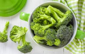 Sbollentateli per pochi minuti in acqua bollente lievemente salata, o in alternativa cuoceteli al vapore. Come Cucinare I Broccoli Il Club Delle Ricette