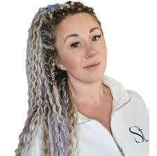 Amanda Pegram's Instagram, Twitter & Facebook