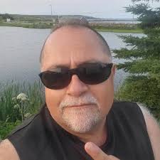 I need a man 🥰 Age doesn't matter ❤️ If you're 40 and above give me a hi 👋