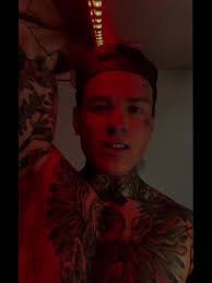 Jonathan Mena's Instagram, Twitter & Facebook