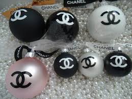 In addition to old favorites you hang year after year, shop hallmark to see hundreds of new christmas ornaments you can display to keepsake new traditions, memories and family. Christmas Tree With Black Ribbon Novocom Top