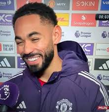 Michael Carrick fell so excited 😆 with Cunha winning goal. ❤️