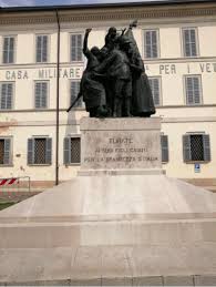 Casa di riposo monumento ai caduti in guerra can be found at via s. Monumenti