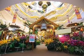 Untuk anda yang sedang mencari hiasan hari raya yang sesuai untuk rumah, pejabat, dan juga pentas, lihatlah pilihan kami! 23 Hari Raya Aidilfitri Ideas About Me Blog Bamboo Decor Visual Merchandising Displays
