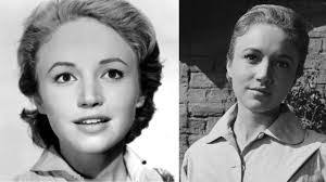 Anne Whitfield's Instagram, Twitter & Facebook