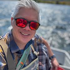 Why were the drop ship's landing lights turned off in the Aliens movie?