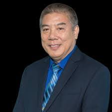 Wayne Lezama's Instagram, Twitter & Facebook