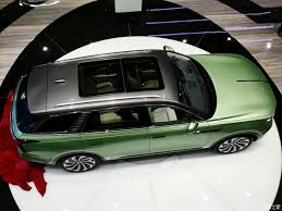 Chairman mao's favored brand launches flagship electric suv. Hongqi S Electric E Hs9 Suv Is Ready For The Streets Of China Carscoops