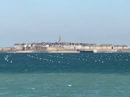 A quick guide to northern france. St Malo Vue De Dinard Bild Von Gr 34 Saint Malo Tripadvisor