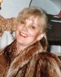 Erin Weller's Instagram, Twitter & Facebook