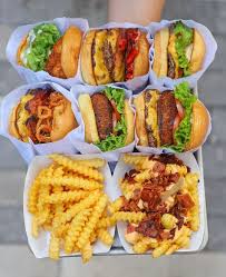 Celebrate all june with our pride shake. 3 276 Curtidas 22 Comentarios Shake Shack Shakeshack No Instagram Did You Stop Scrolling Thenaughtyfork Shakesha Food Yummy Food Coconut Chutney