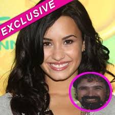 Demi Lovato's Ailing Father Pleads With His Daughter 'Call Me!'