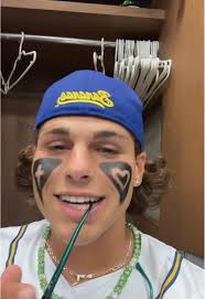 Savannah Bananas Kj Hot Sauce Is Better Than Ketchup