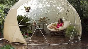 Mit Dem Sommer Iglu Eine Gunstige Alternative Zum Wintergarten Schaffen Garten Iglu Hintergarten Wintergarten