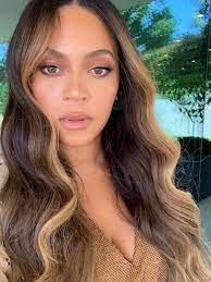 14.) blonde hair with lowlights: 15 Examples Of Chunky Highlights That Are So Chic Who What Wear Uk