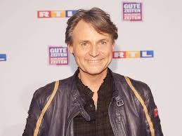 Wolfgang Bahro Gzsz Star Hat Sich Beim Spazieren Die Hand Gebrochen Trend Magazin Gzsz Gzsz Stars Star Wars