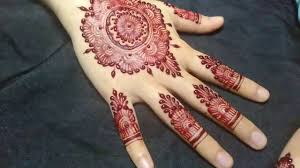 Jambangan bunga yang cantik memang akan menyerikan kediaman. Gambar Henna Pengantin Simple Dan Cantik