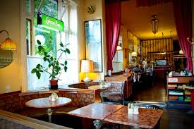 Café rüdigerhof masken im stile der altehrwürdigen polsterung, die bereits seit den 1970er jahren existiert. 9 Places For The Best Schnitzel In Vienna Alltherooms The Vacation Rental Experts