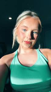 bella ward⚡️ (@thebellaward)