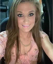 Nicole Swindle's Instagram, Twitter & Facebook