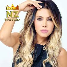 إلتقينا بالفنّانة نوال الزغبي في كواليس حفل عيد الحبّ، وسألناها عن الحبّ في حياتها فقالت: Nawal Elzoghbi Nz Best Fanz Ù…Ù„ØªÙ‚Ù‰ Ù†ÙˆØ§Ù„ Ø§Ù„Ø²ØºØ¨Ù‰ Home Facebook