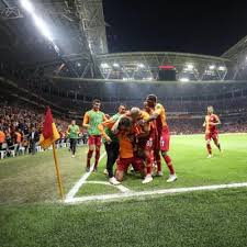 Lig takımlarının karşılaşmalarını oynadıkları statlar ve seyirci kapasiteleri şöyle: Mac Sonucu Galatasaray 1 0 Buyuksehir Belediye Erzurumspor Spor Haberleri