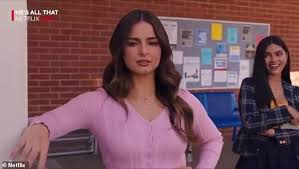He's all that is an upcoming american teen romantic comedy film directed by mark waters, from a screenplay by r. He S All That Trailer Addison Rae Of Tiktok Fame Glows As The Popular Girl Who Makes Over A Nerd Aktuelle Boulevard Nachrichten Und Fotogalerien Zu Stars Sternchen