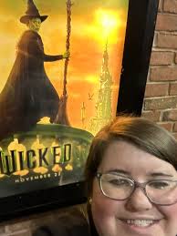 I saw wicked for the second time 💚🧹