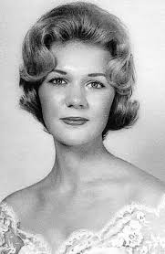 Doris Sweet's Instagram, Twitter & Facebook