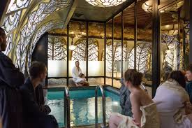 Sauna Deco is chic relaxation in Parisian allure