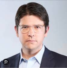 El edil Víctor Mosquera estuvo con el senador Miguel Uribe en el barrio  Modelia el día de su atentado. Esto dijo🔽