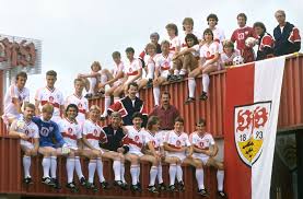 Mannschaftsfoto des spitzenreiters aus der kabine. Vfb Stuttgart Das Mannschaftsfoto Des Vfb Immer Wieder Ein Erlebnis Vfb Stuttgart Stuttgarter Zeitung
