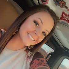 Kaci Ray's Instagram, Twitter & Facebook