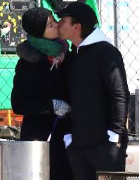 Mary elizabeth winstead pictures and photos. Ewan Mcgregor And Mary Elizabeth Winstead Kiss In Nyc People Com